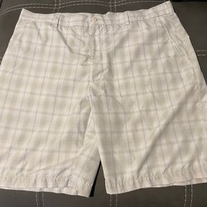 Active golf shorts